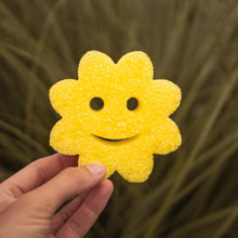 Načíst obrázek do prohlížeče Galerie, Scrub Mommy Power Flower žlutá (1 ks)