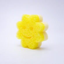Načíst obrázek do prohlížeče Galerie, Scrub Mommy Power Flower žlutá (1 ks)