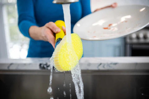 5 užitečných tipů a technik čištění s Scrub Daddy!