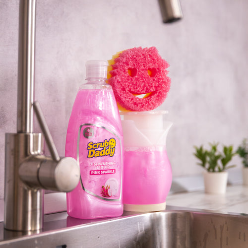 Scrub Daddy Čistě růžová sada na mytí nádobí v kuchyni u kuchyňské baterie