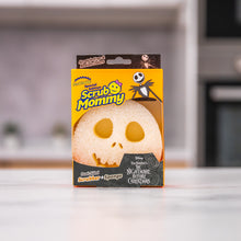 Načíst obrázek do prohlížeče Galerie, Houbička Scrub Mommy Disney Jack Skellington a její balení
